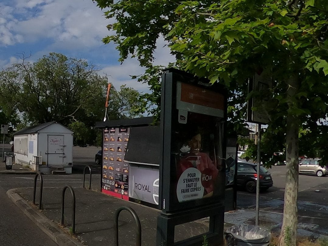 Vue de la rue à l’adresse de Royal Burger