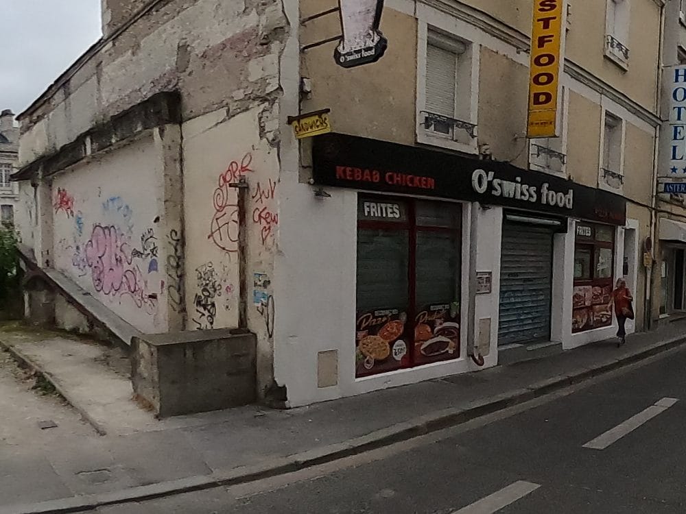 Vue de la rue à l’adresse de O Swiis Food
