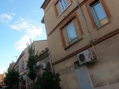 Vue de la rue à l’adresse de L'Estaminot