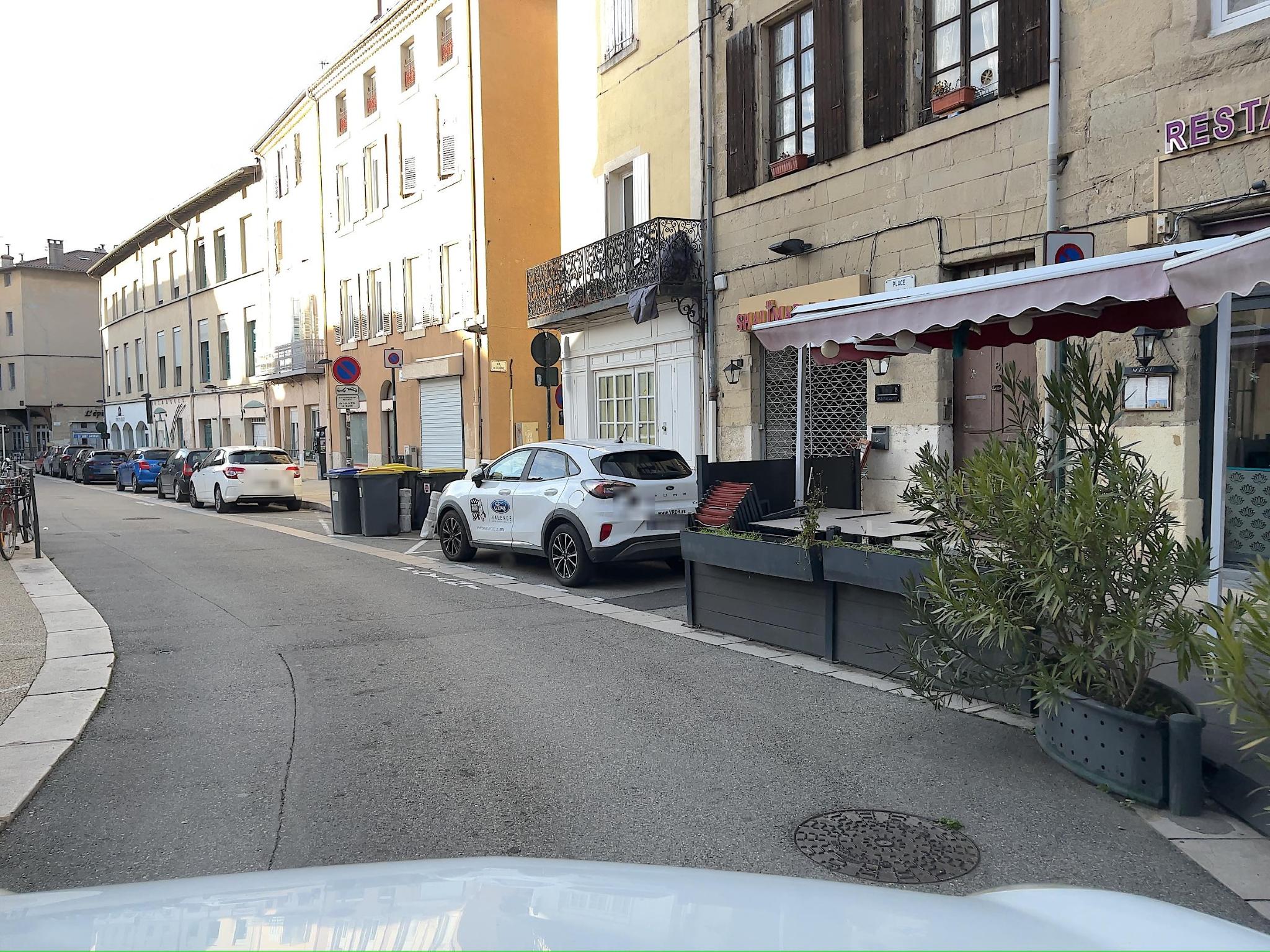 Vue de la rue à l’adresse de Shalimar junior