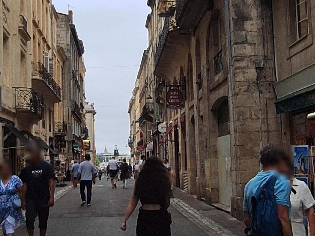 Vue de la rue à l’adresse de Monsieur le Kébabier
