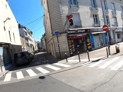 Vue de la rue à l’adresse de House 44 Burger