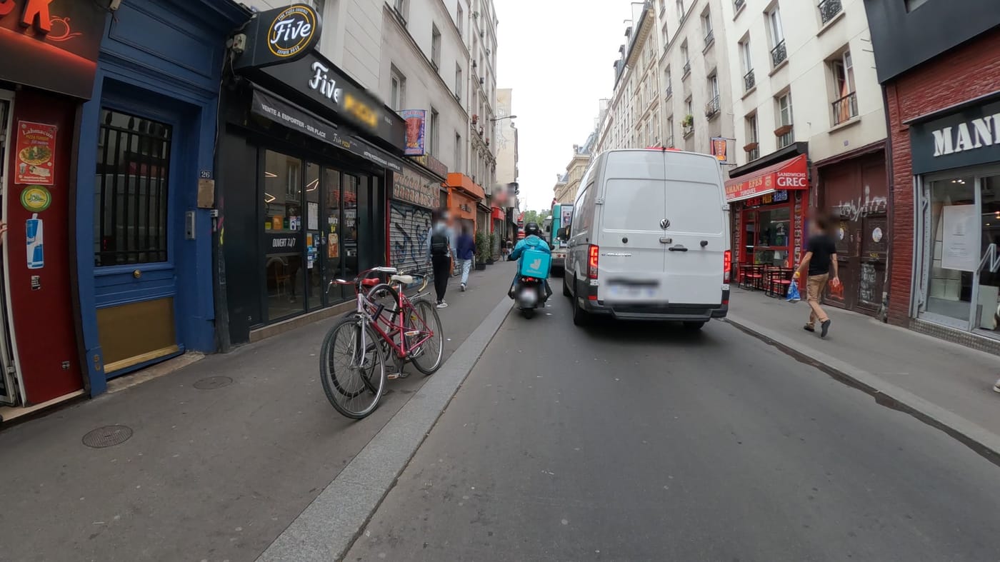 Vue de la rue à l’adresse de Tasty Crousty