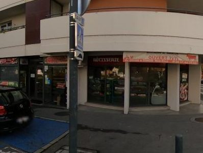 Vue de la rue à l’adresse de Al Andalus