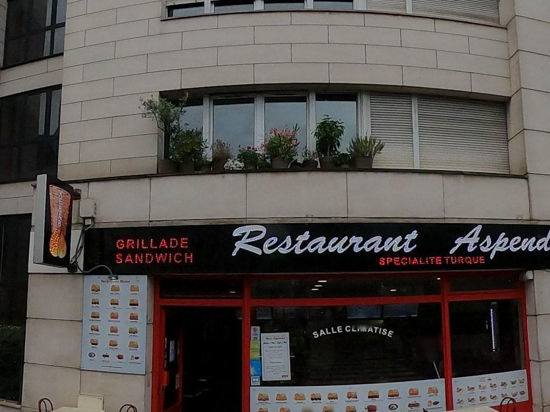 Vue de la rue à l’adresse de Le Royal Grill