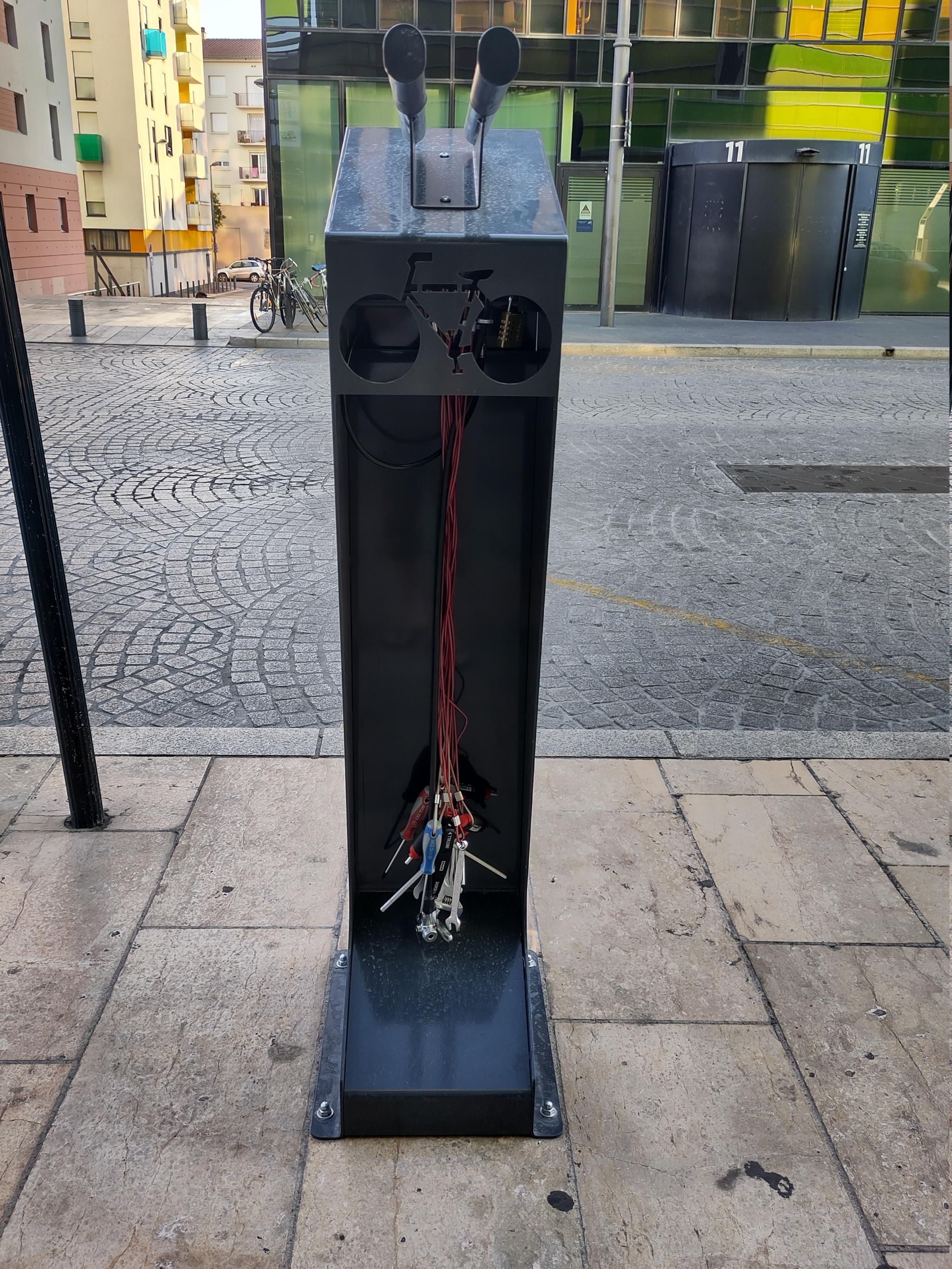 Vue de la rue à l’adresse de B-Chef