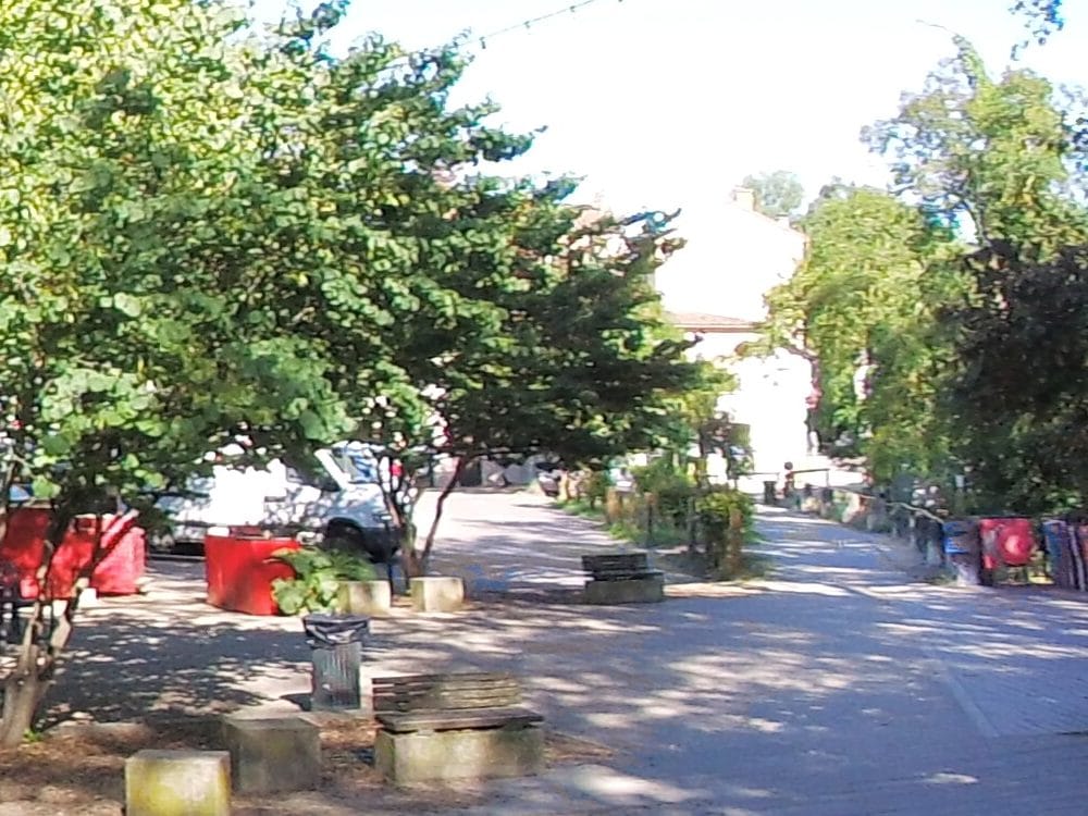 Vue de la rue à l’adresse de La Rozell