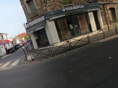 Vue de la rue à l’adresse de Casa Corner